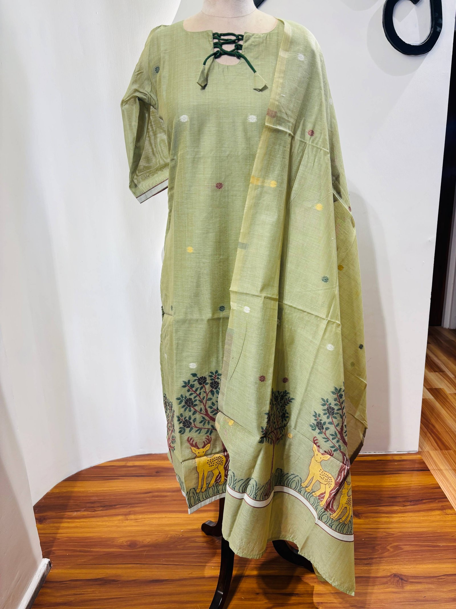 Solai (Top and Shawl)